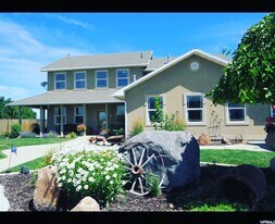 Building Photo - 295 W 300 N