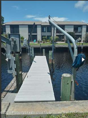 Building Photo - 200 Meres Blvd