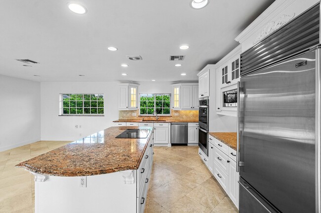 Building Photo - 1349 Mulberry Way