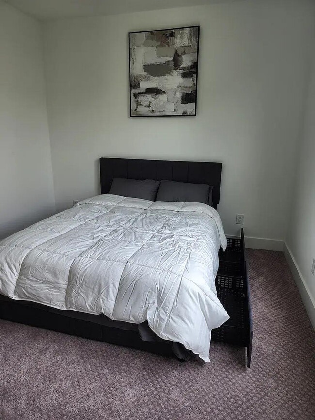 Building Photo - 1680 Memorial Dr SE