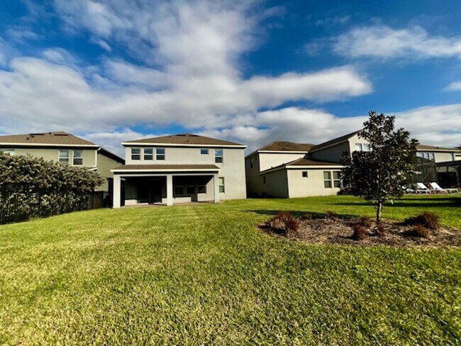 Building Photo - SPECTACULAR MODERN HOME!!Relaxing water views from the back of this beautiful home- MOVE IN Septe...