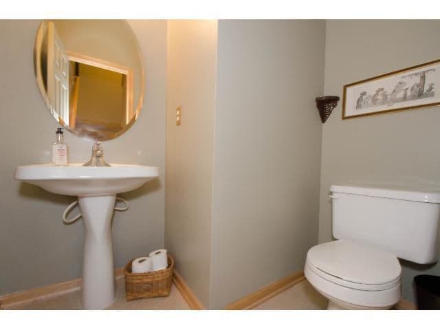 Building Photo - 7618 Parkridge Way