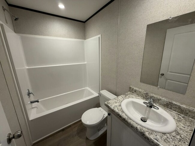 Building Photo - 131 Lakeside Garden Cir