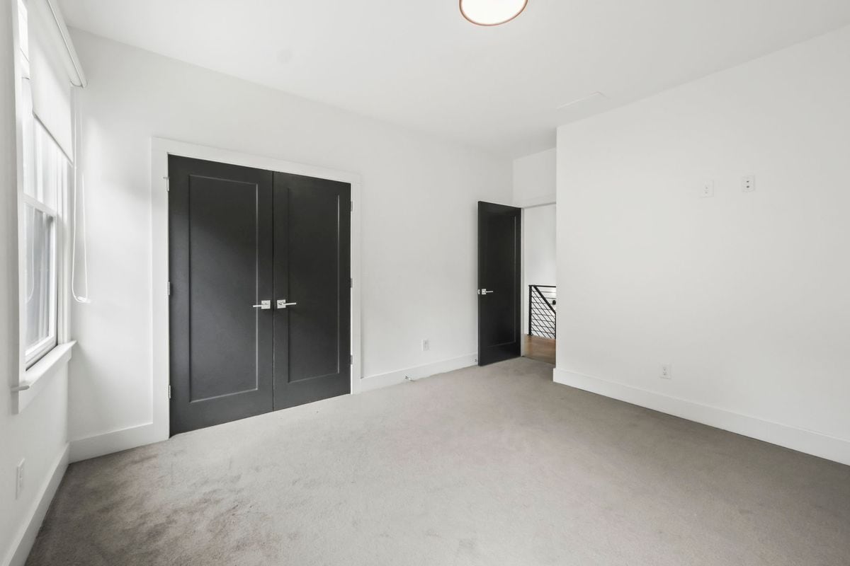 Building Photo - 1241 Bridges Ave SW