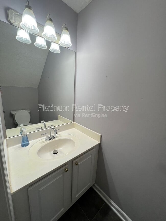 Building Photo - 1030 Kilmington Ct