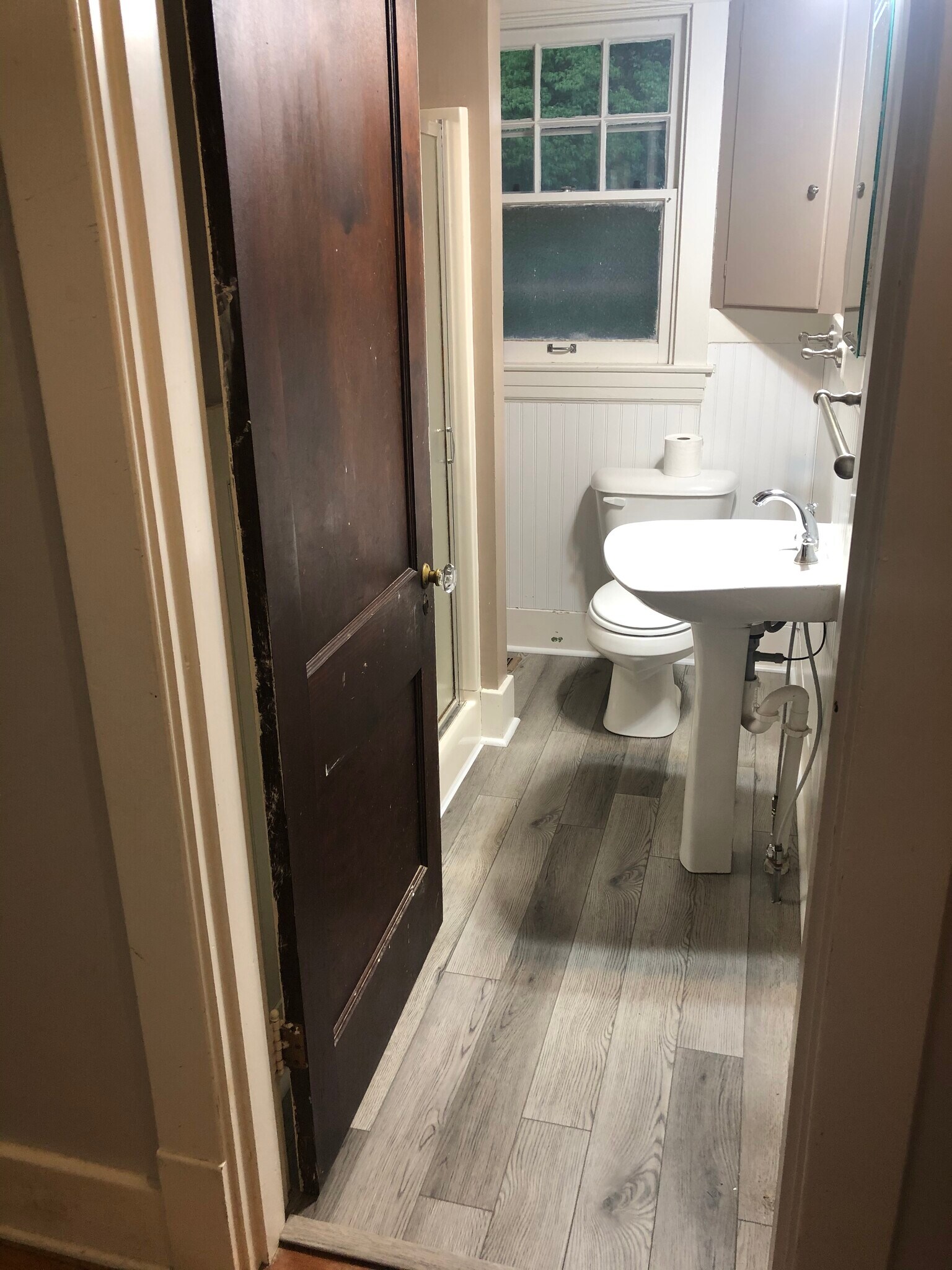 Downstairs bathroom - 132 N Crestmoor Ave