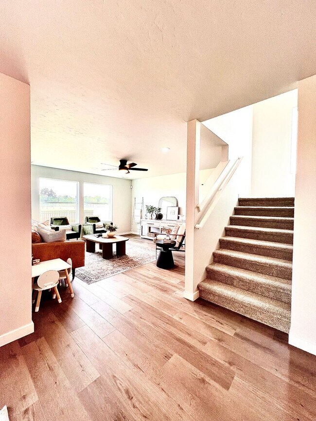 Building Photo - BRAND NEW HOME! 4 Bed/2.5 Bath plus Office and Flex Space Upstairs