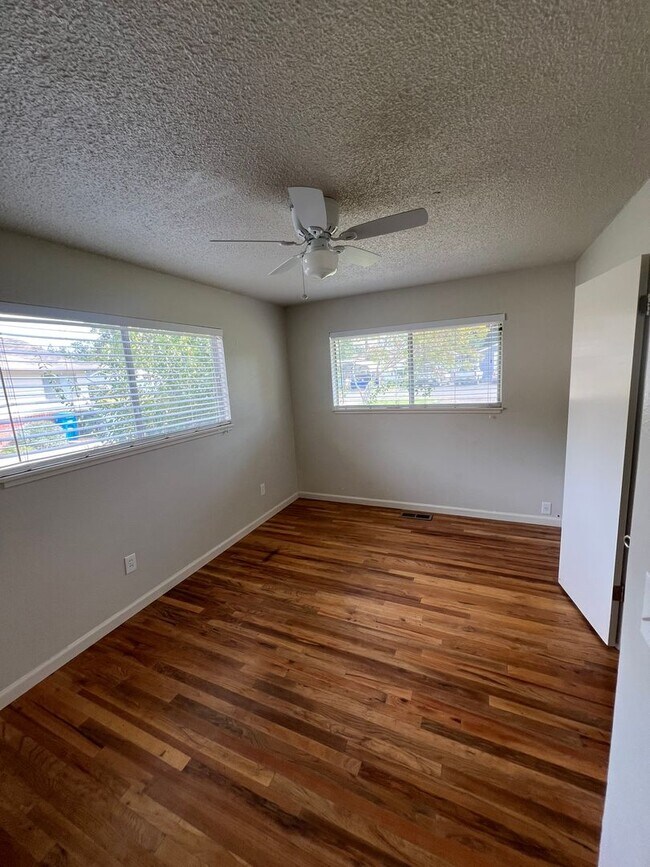 Building Photo - Durham 3 bedroom 2 bath Home, MOVE IN SPEC...