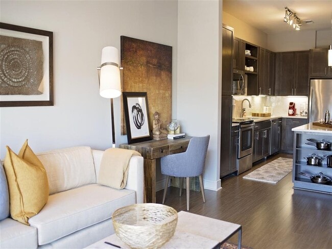 Building Photo - 806 Jackson Hill St