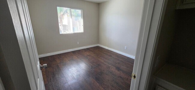 Building Photo - Large 6bed 4bath San Jacinto Beauty!