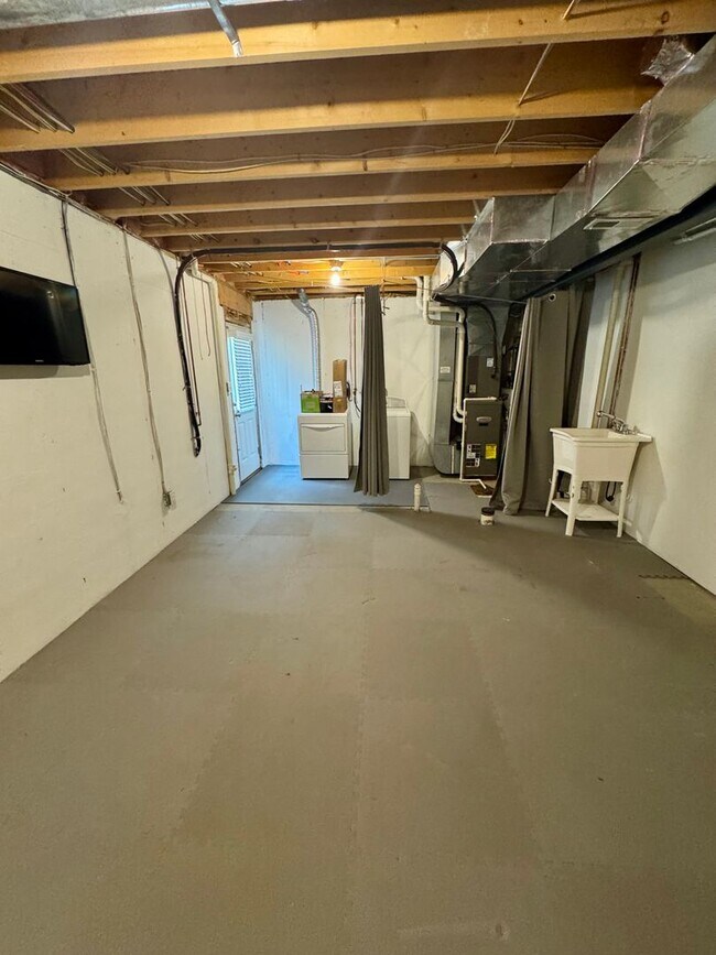 Building Photo - Move-In Ready Wexford Home Featuring Modern Updates and an Attached Two-Car