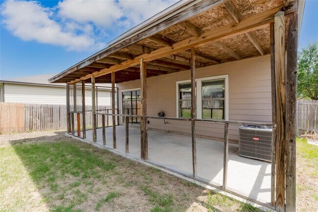 Building Photo - 191 Beech Dr