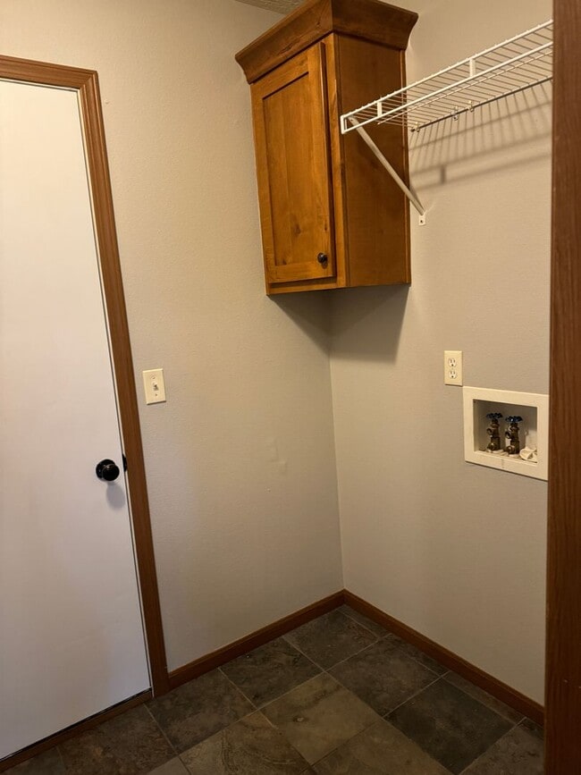 Building Photo - Beautiful Home Strafford, Missouri