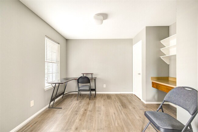 Building Photo - 14600 Fonmeadow Dr