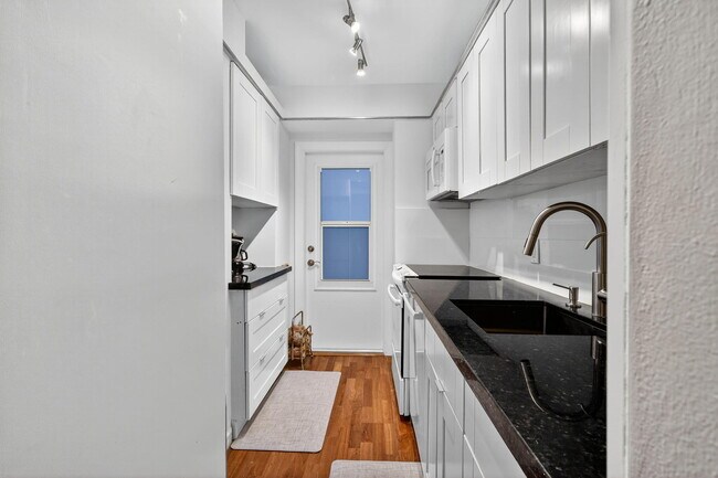 Building Photo - 2780 S Ocean Blvd
