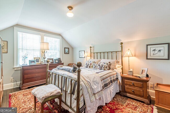 Building Photo - 1878 Cambridge Ave