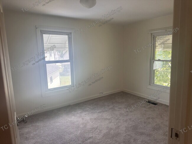 Building Photo - 1217 Fleming Dr