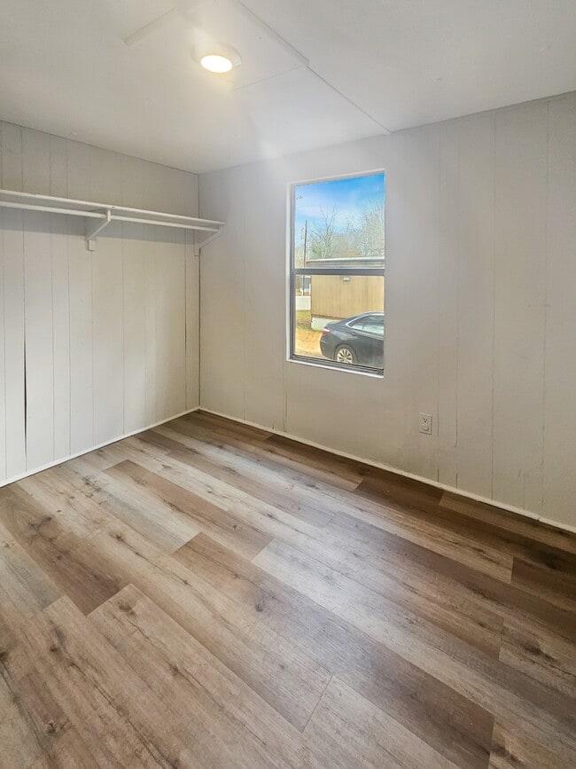 Building Photo - 17 Eldorado Dr