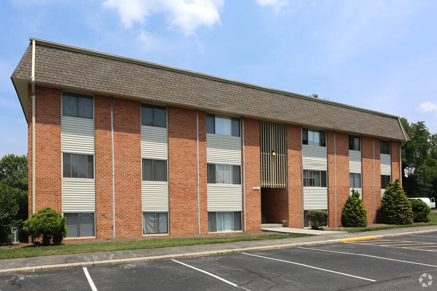Chasewood Downs 1304 University City Blvd Blacksburg VA 24060 Apartment Finder