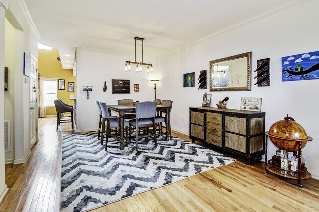 Building Photo - 4 Shadowlawn Dr