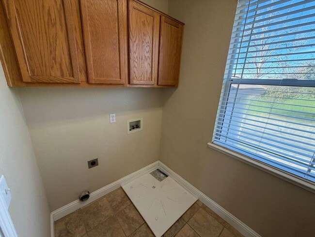 Building Photo - Large Home on Corner Lot