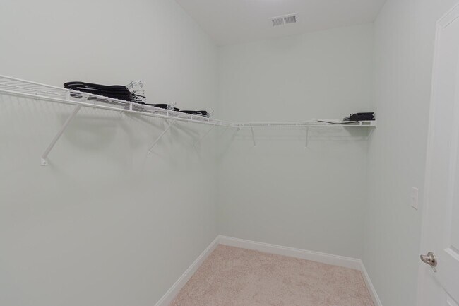 Building Photo - 2402 Via Palma Dr