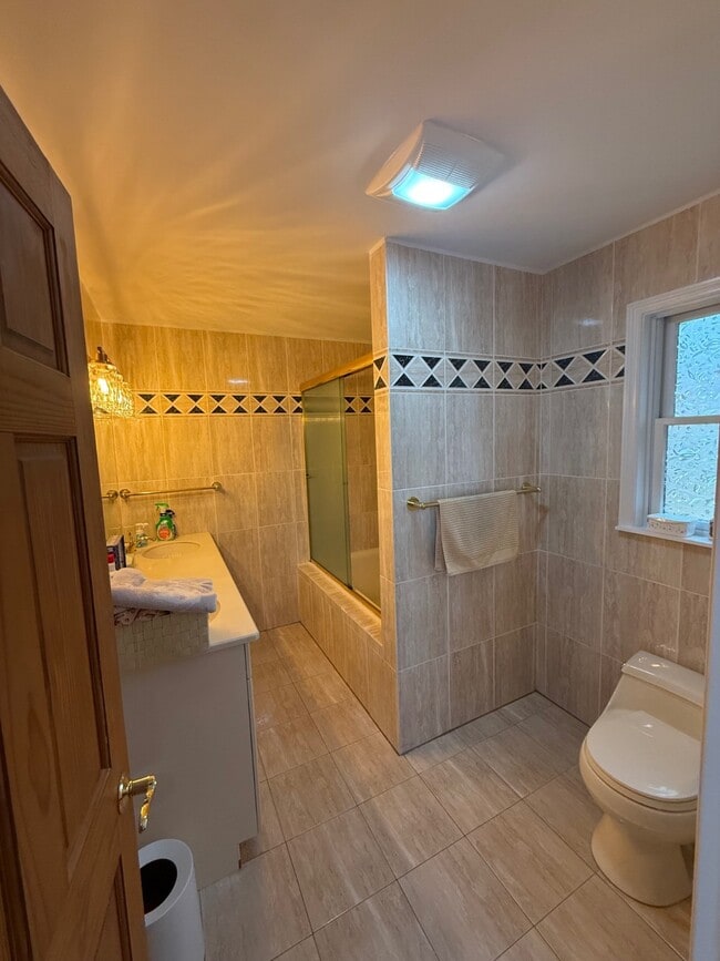 Building Photo - 23 Sunnyside Terrace