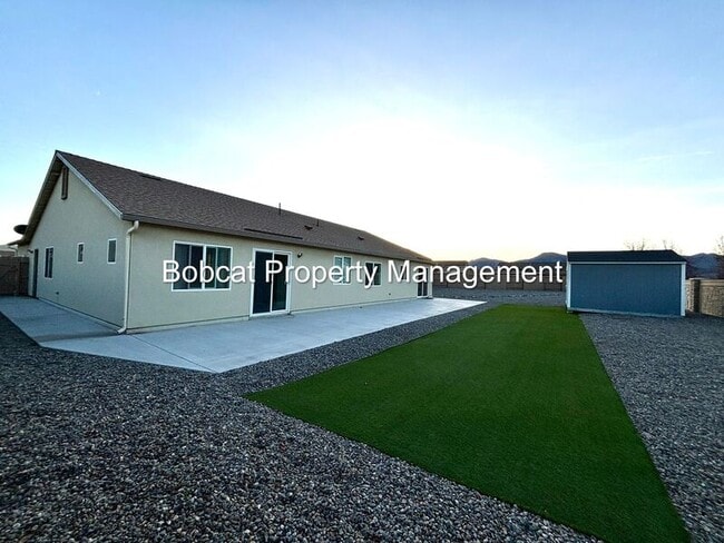 Building Photo - 100 Deschutes Dr