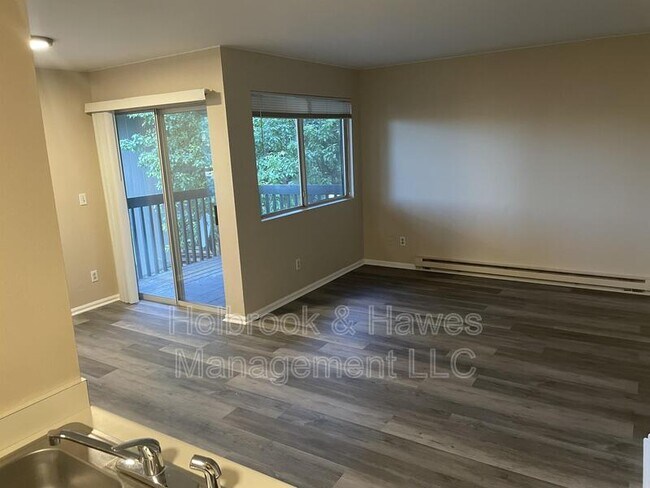 Building Photo - 4531 Boardwalk Dr