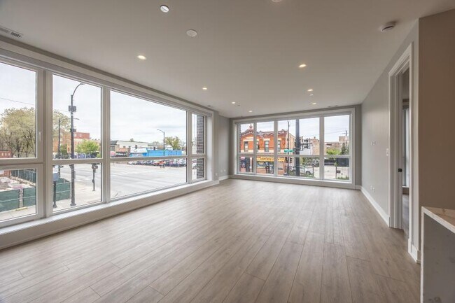 Building Photo - 2 bedroom in Chicago IL 60612