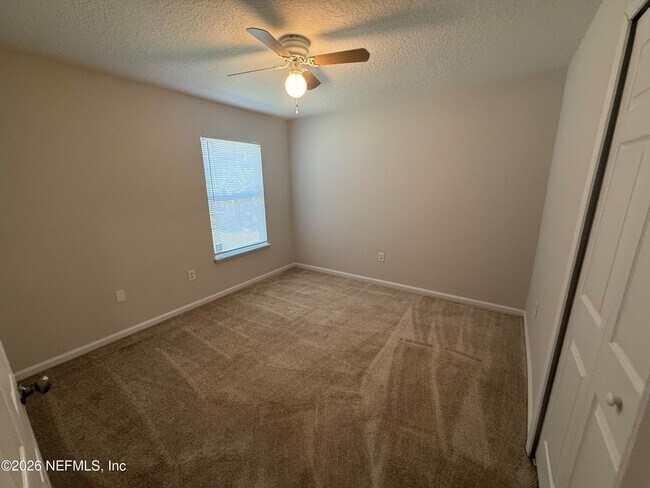 Building Photo - 5550 Oak Crossing Dr