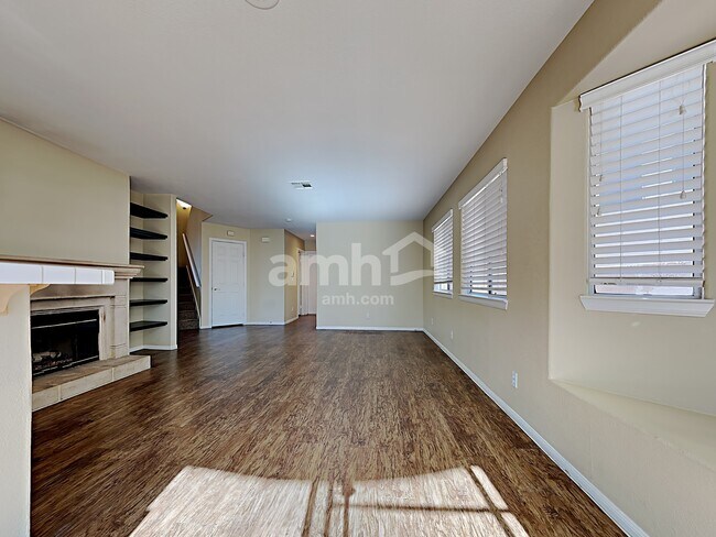 Building Photo - 1824 Glenwillow Dr