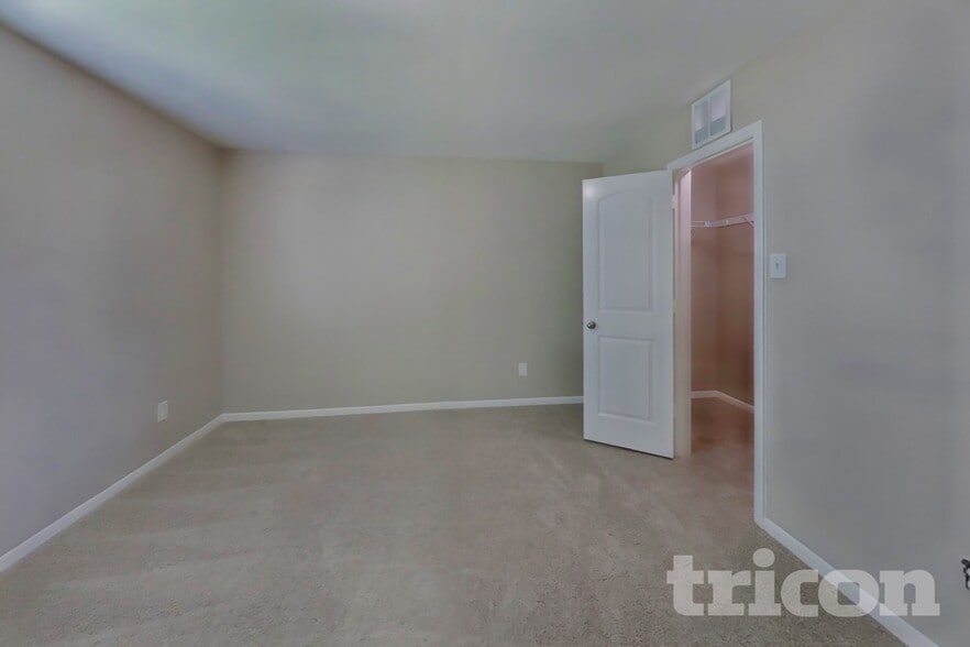 Building Photo - 692 Totem Trail Dr