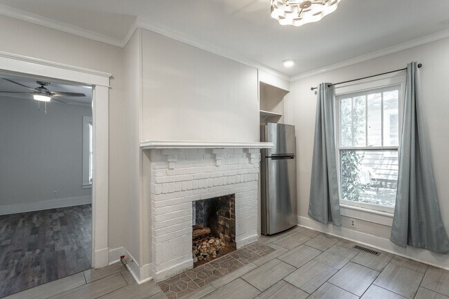Building Photo - 1420 Hixson Pike