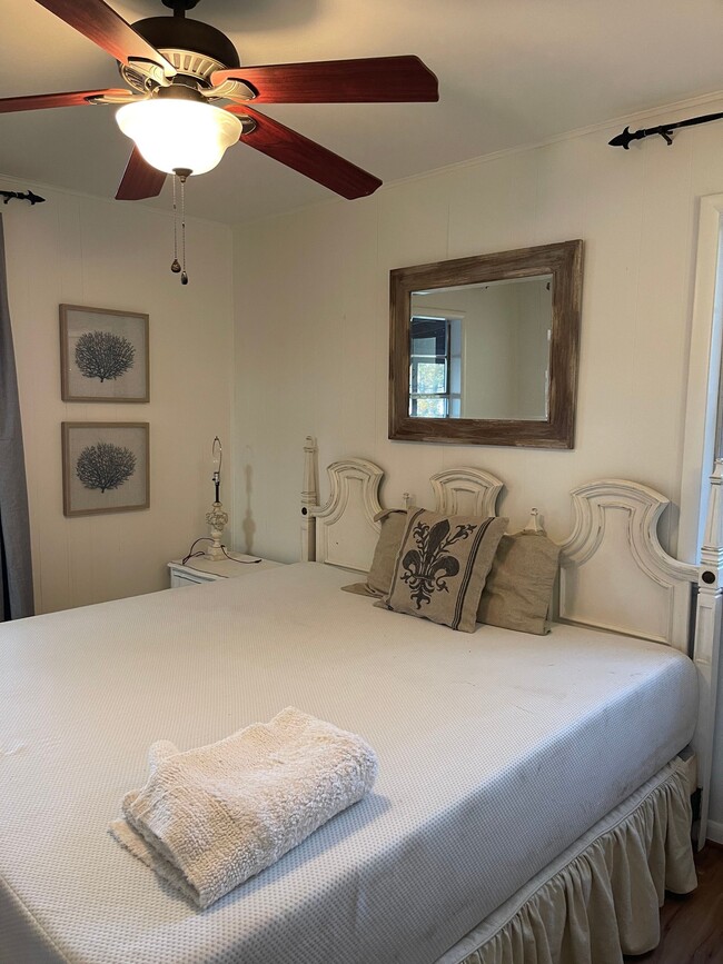 Building Photo - 3Bed 2Bath Furnished Lk