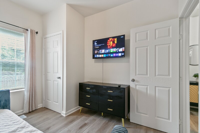 Building Photo - 987 Dimmock St SW
