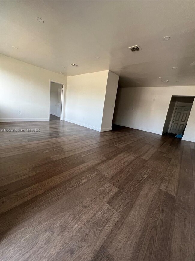 Building Photo - 770 NW 179th St