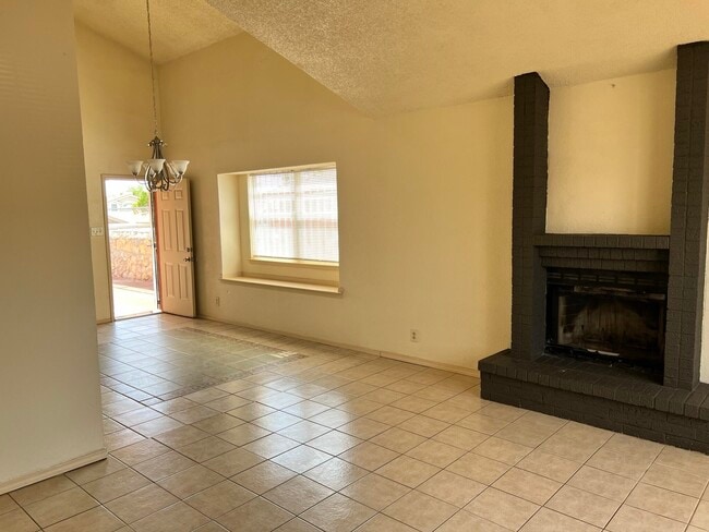 Building Photo - 12116 El Greco Cir