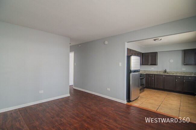 Building Photo - 1465 E 69th St