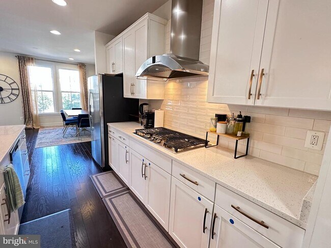 Building Photo - 23115 Cottonwillow Sq
