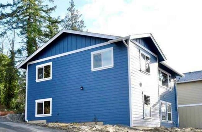 Building Photo - Beautiful Two-Story Home for Rent near WWU!