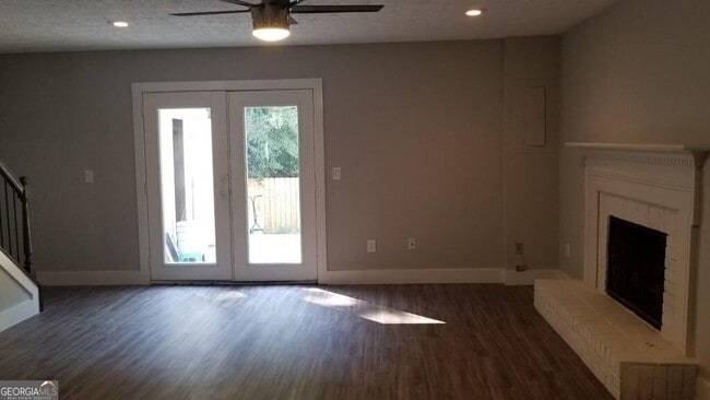 Building Photo - 8852 Long Beach Cir