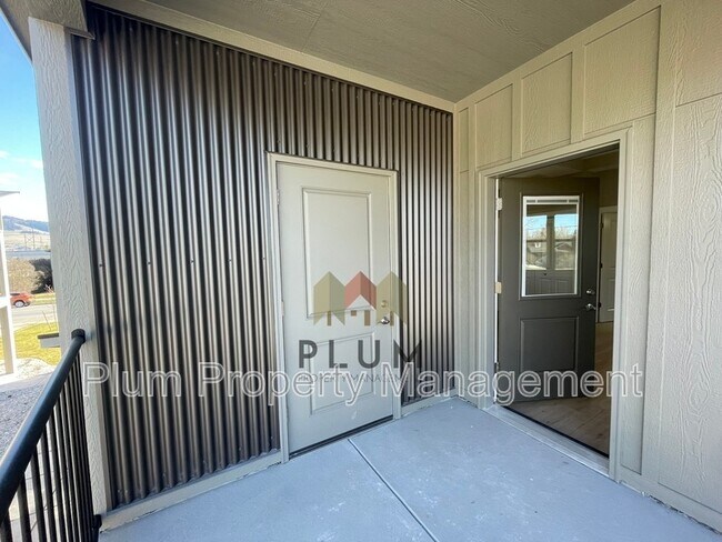 Building Photo - 1724 S 14th St W