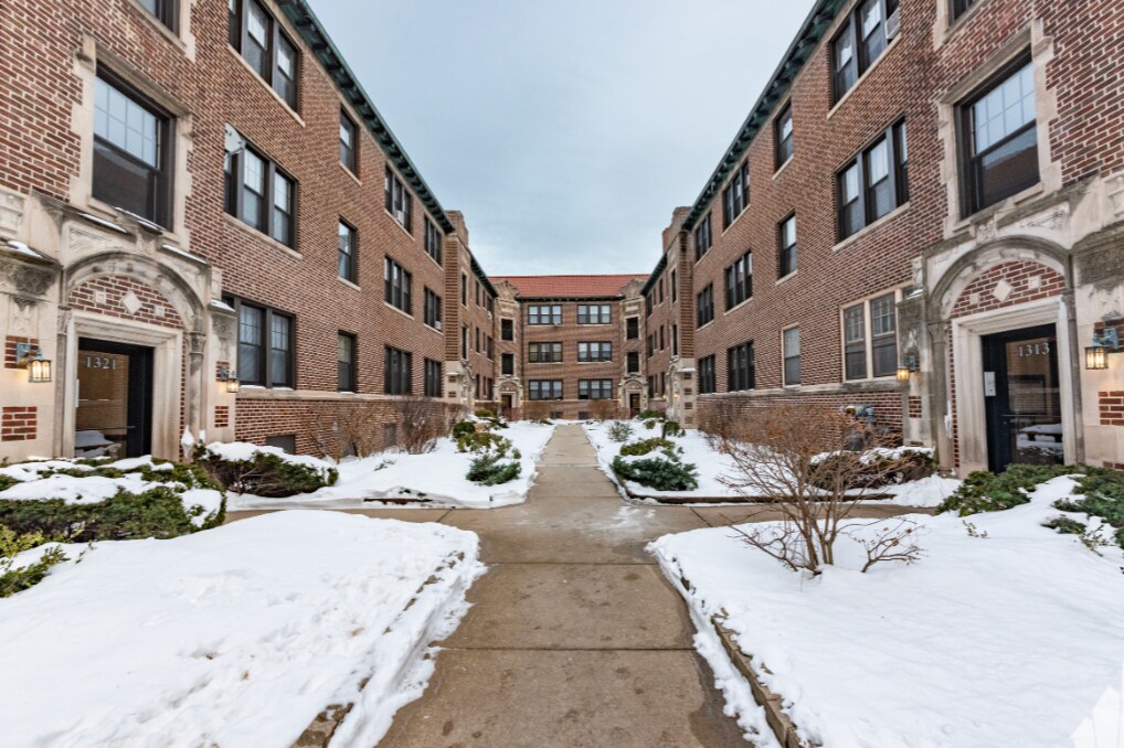 Building Photo - 1309 Oak Ave