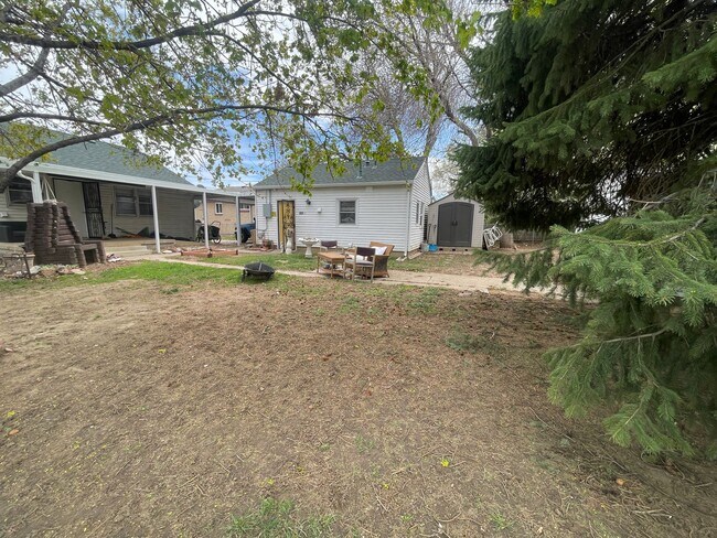 Building Photo - 4655 Pierce St