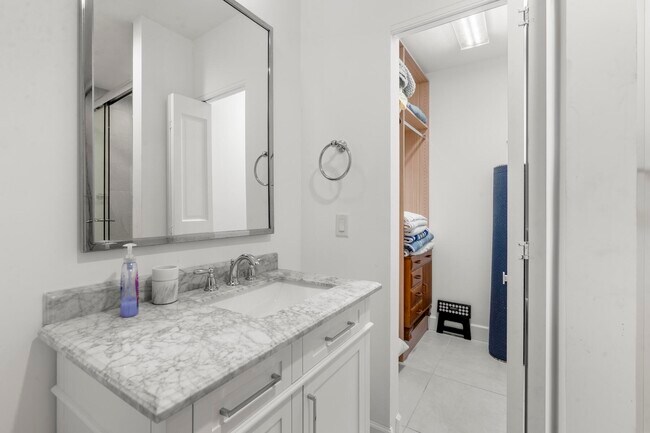 Building Photo - 14492 Equestrian Way