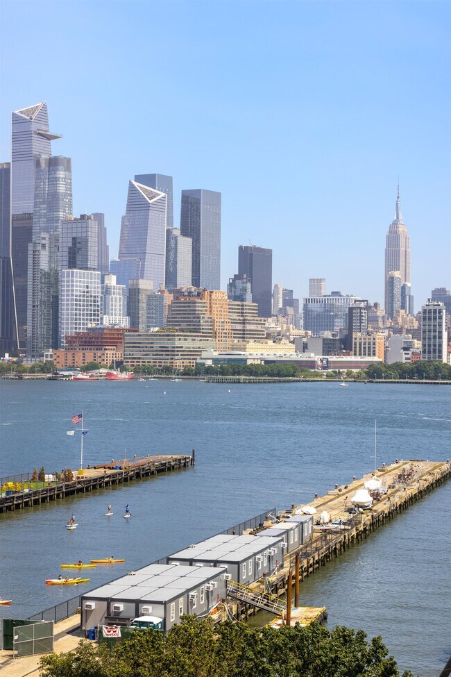 Building Photo - 1125 Maxwell Ln