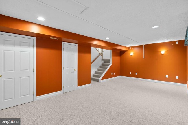 Building Photo - 103 Leeds Creek Cir