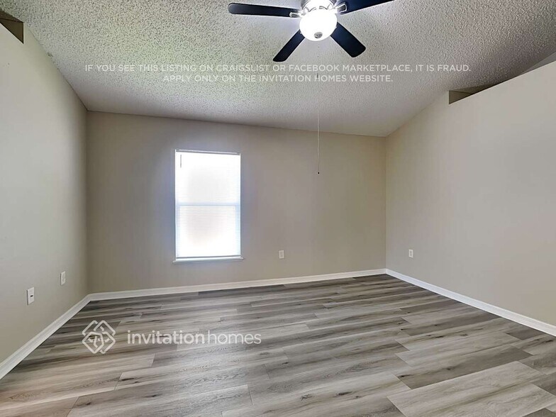 Building Photo - 12636 Lake Vista Dr