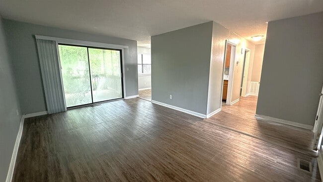 Building Photo - 3735 Donovan Dr